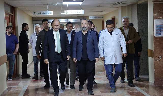 Başkan Kasım Gülpınar, Hastanede Tedavi Gören Öğrencileri Ziyaret Etti