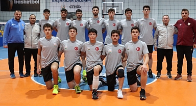 Büyükşehir’in Genç Voleybol Takımı Çeyrek Finallere Hazır