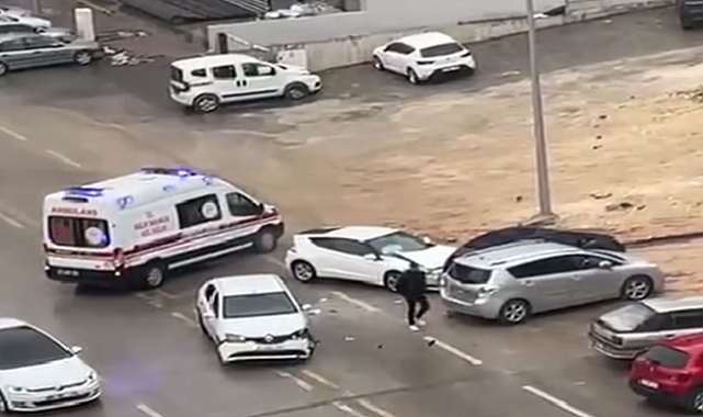  Şanlıurfa’da Dikkatsizlik Kazaya Neden Oldu! Maddi Hasar Meydana Geldi