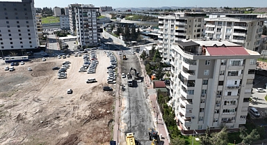 Şanlıurfa’da Mustafa Direkli Caddesi Sıcak Asfalta Kavuşuyor